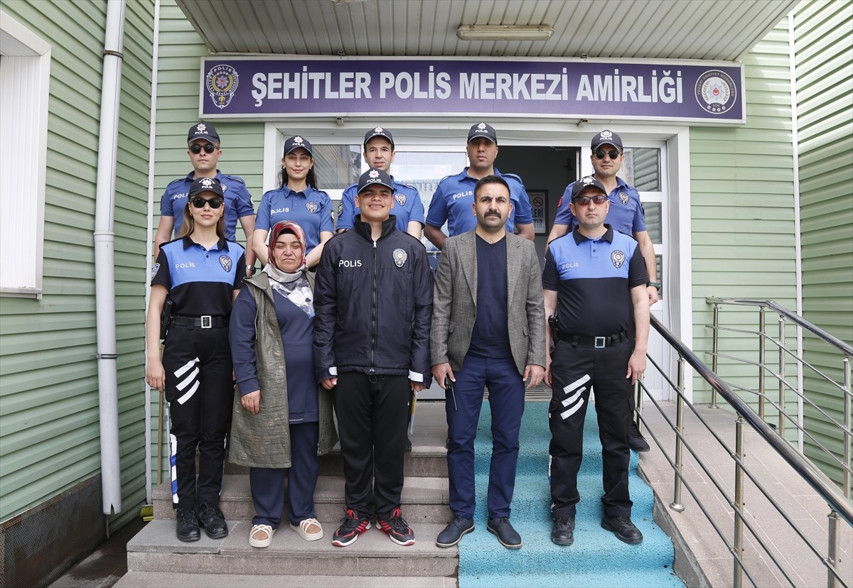 Yozgat'ta Emniyet Müdürlüğü ekipleri, otizmli çocuğun polis olma hayalini gerçeğe...