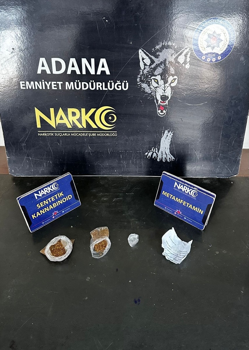 Adana'da uyuşturucu satıcılarına yönelik operasyonda gözaltına alınan 7 şüpheliden 6'sı...