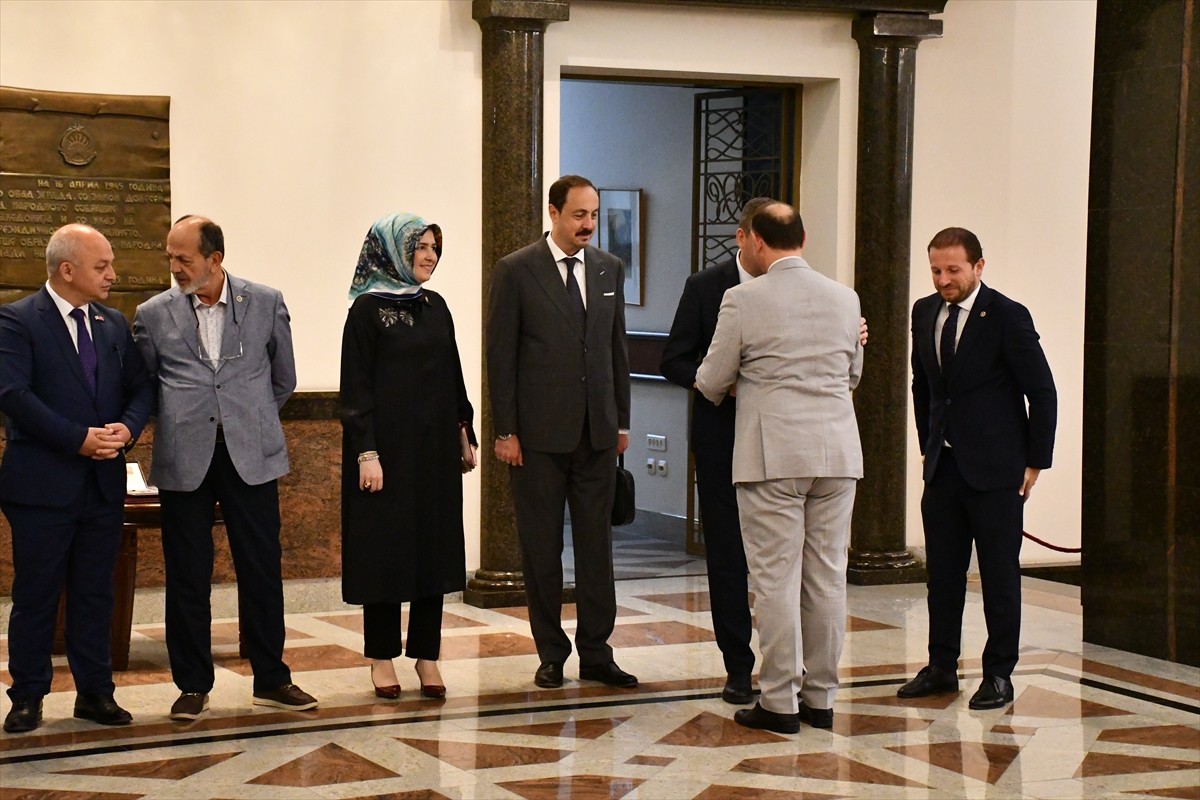 AK Parti Bursa Milletvekili ve Kuzey Makedonya Dostluk Grubu Başkanı Ahmet Kılıç (sağda) ile...