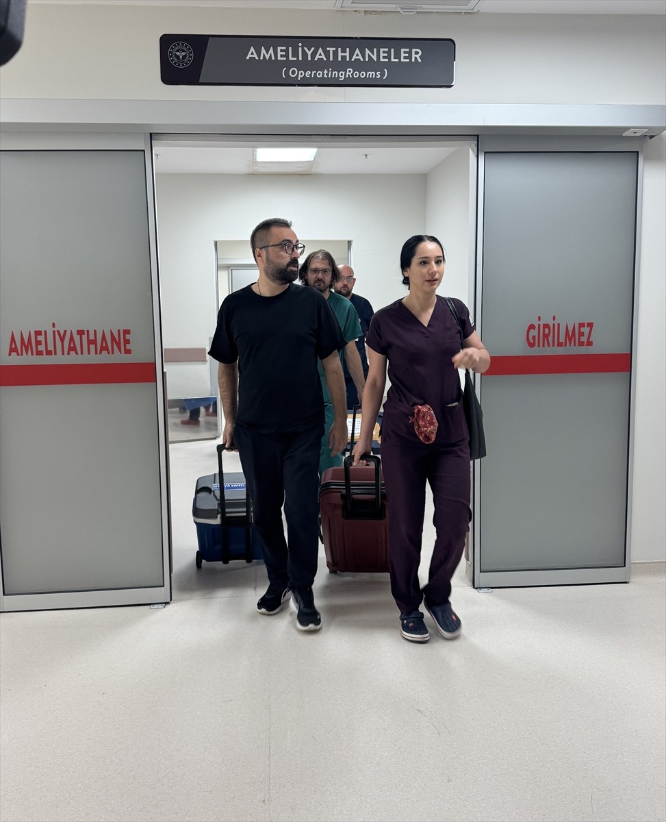 Antalya'da beyin ölümü gerçekleşen 60 yaşındaki kişinin bağışlanan organları 3 hastaya...