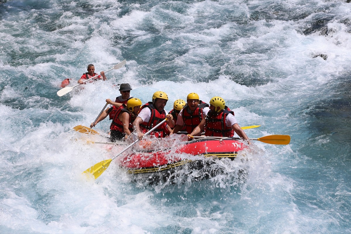 Antalya'nın Manavgat ilçesinde Köprülü Kanyon Milli Parkı'ndaki Köprüçay'ın 14 kilometrelik...