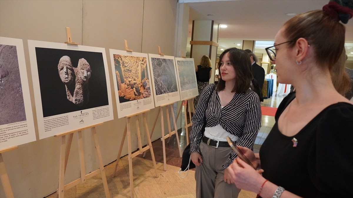 Bulgaristan'ın başkenti Sofya’da düzenlenen “Harikaların Diplomasisi” fotoğraf sergisinde...