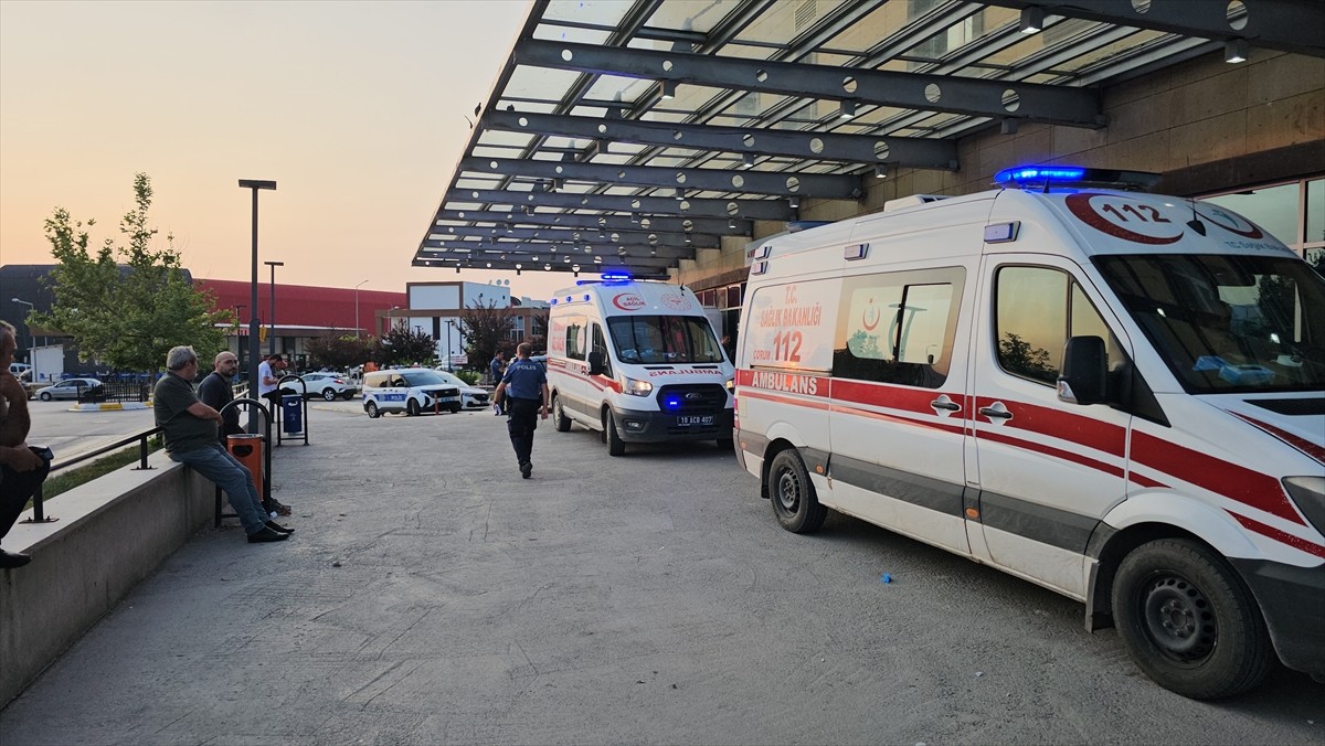 Çankırı'da iki aile arasında çıkan silahlı kavgada köy muhtarı hayatını kaybetti, 3 kişi...