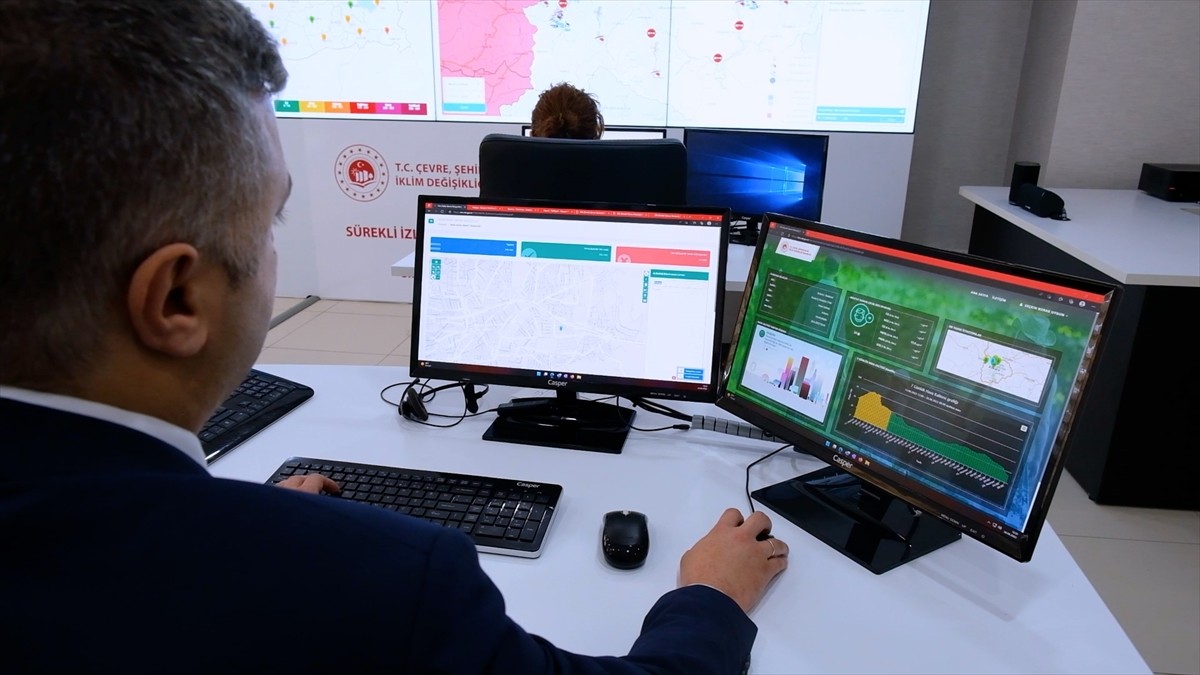 Çevre, Şehircilik ve İklim Değişikliği Bakanlığı, sanayi tesislerinin baca çıkışlarını anlık takip...