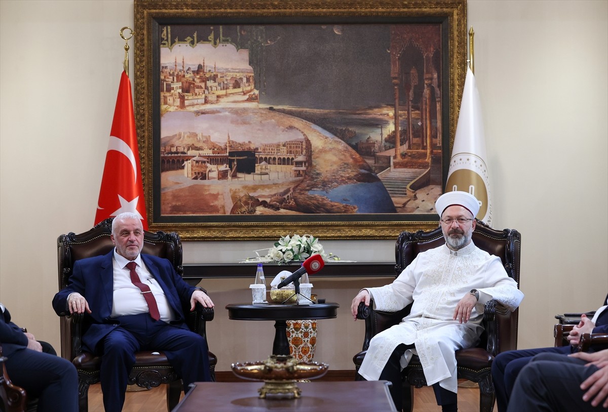 Diyanet İşleri Başkanı Ali Erbaş, Suriye Vakıflar Bakanı Muhammed Ebu El-Hayr Şükri ve...