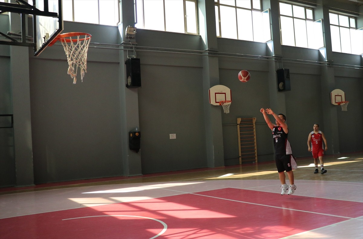 Down Sendromlular Basketbol Milli Takımı, İtalya'da 15-21 Haziran'da düzenlenecek Avrupa...