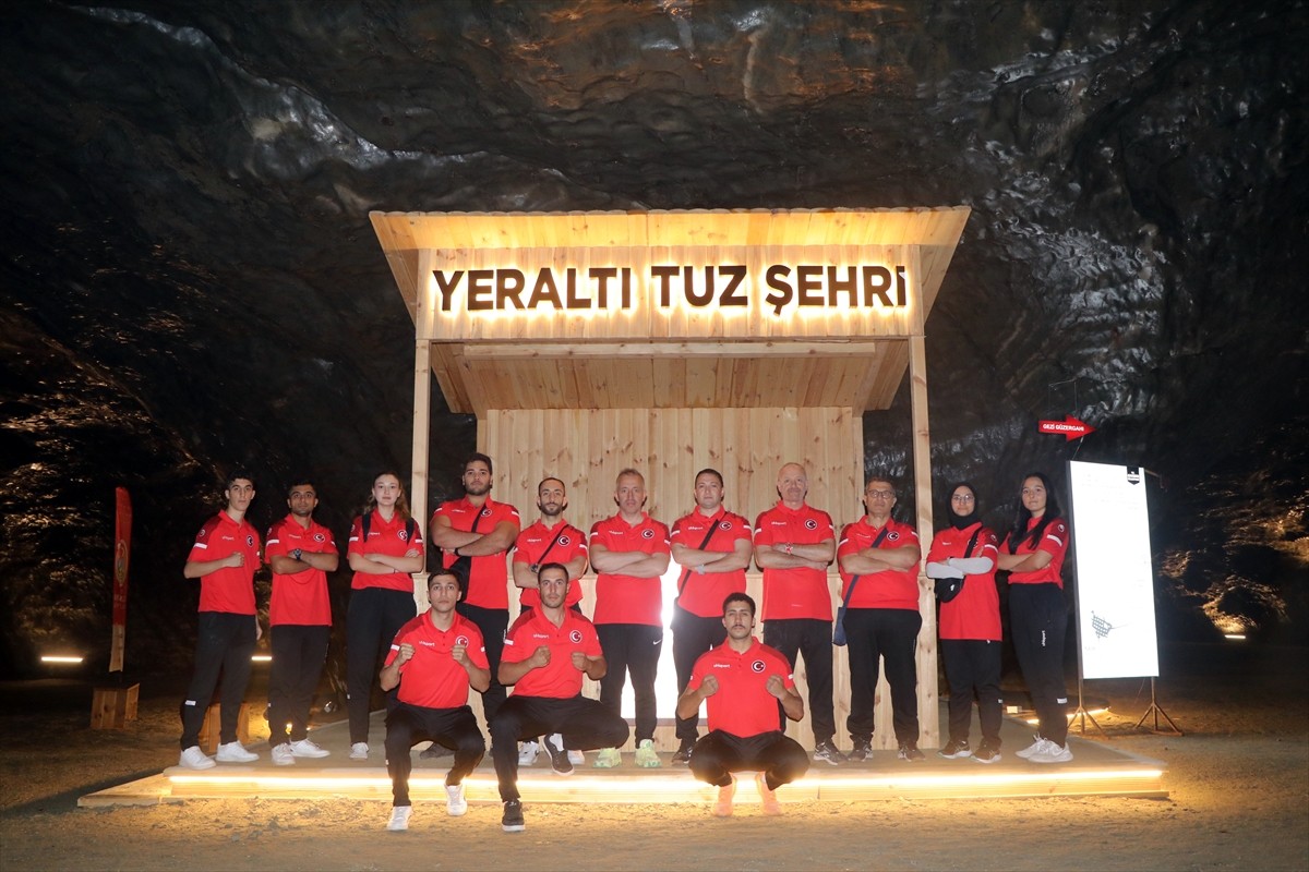 Dünya şampiyonasına hazırlanan Savate Combat Milli Takımı, Yer Altı Tuz Şehri'ni ziyaret ederek...