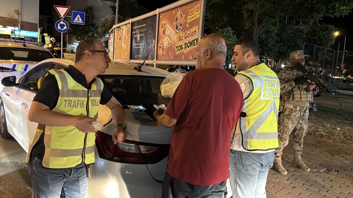 Edirne Emniyet Müdürlüğü ekipleri Kurban Bayramı öncesinde kent genelinde denetim gerçekleştirdi....