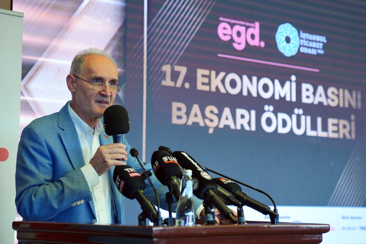Ekonomi Gazetecileri Derneği (EGD) tarafından bu yıl 17'ncisi düzenlenen Ekonomi Basını Başarı...