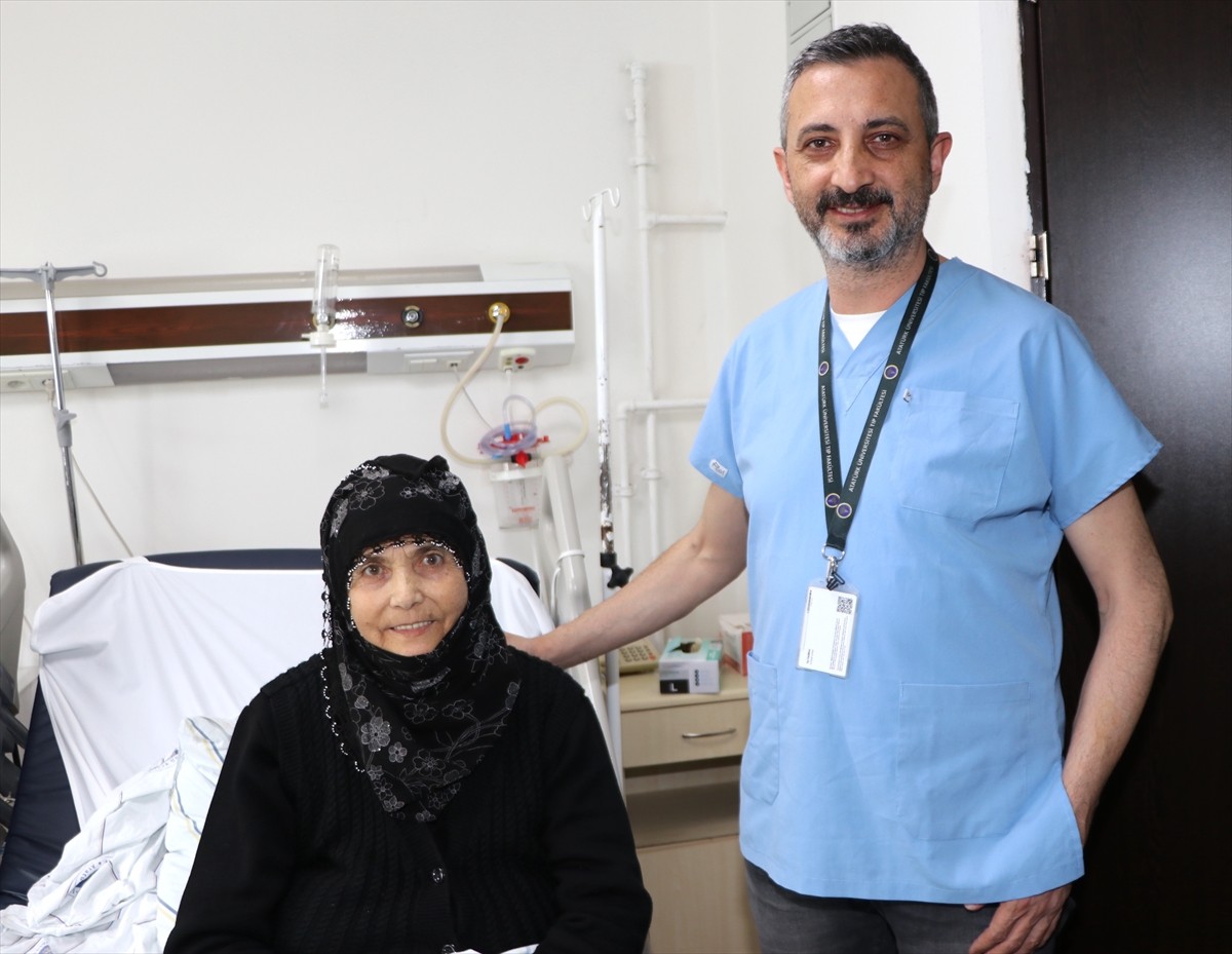 Erzurum'da karaciğer yetmezliği nedeniyle 6 yıldır nakil bekleyen 60 yaşındaki Suriye Yaşa...