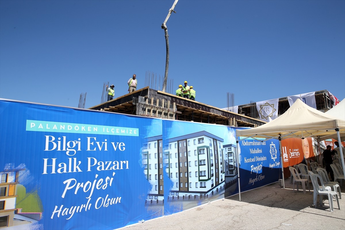 Erzurum'da, kentsel dönüşüm çalışmaları kapsamında yapılacak 42 konut ve 4 iş yeri için temel atma...