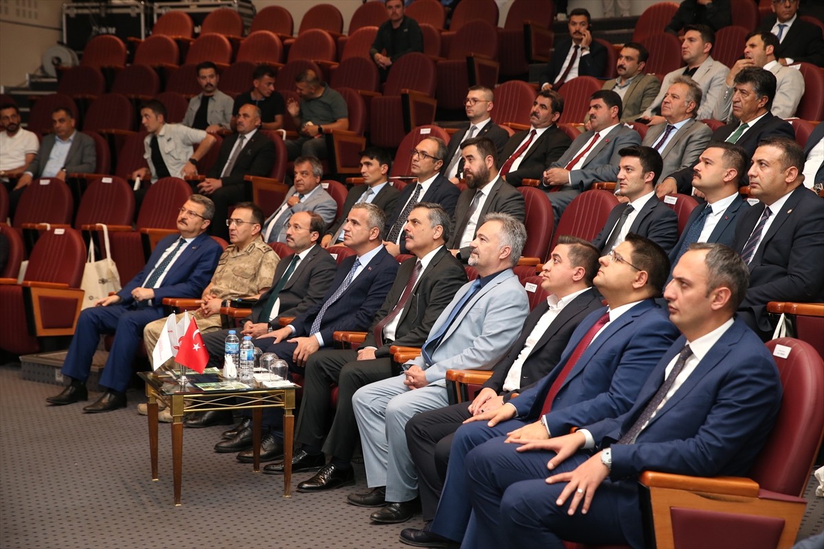 Erzurum'da, Türkiye Çevre Ajansı tarafından Atatürk Üniversitesi Prof. Dr. Kemal Bıyıkoğlu...