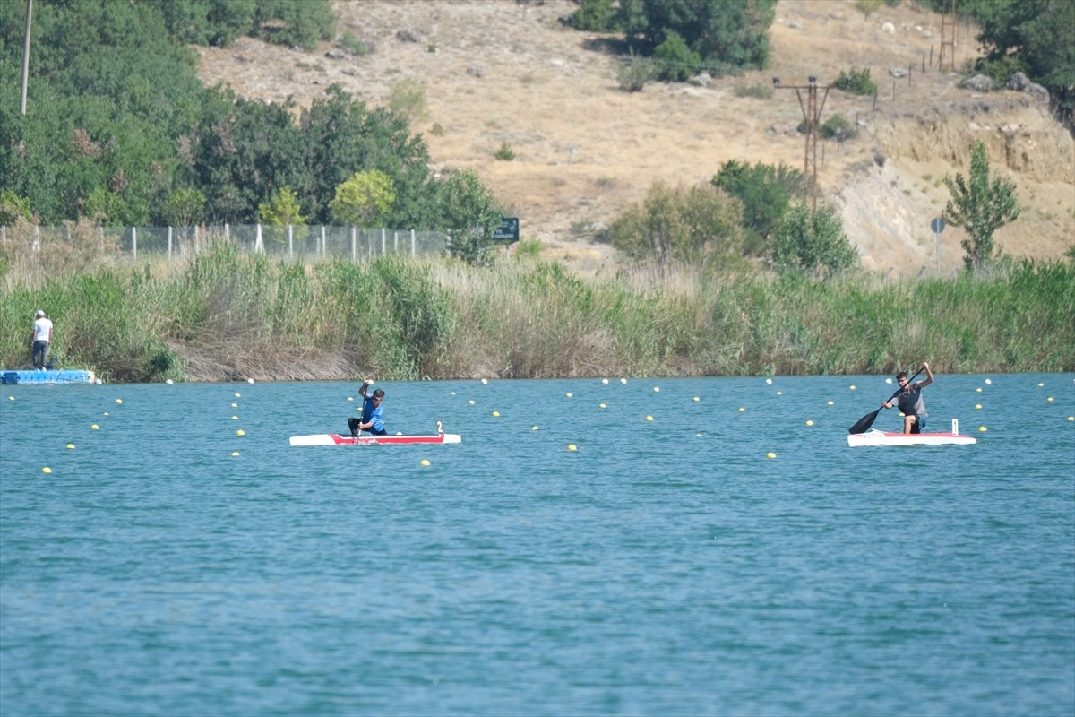 Eskişehir'de, Türkiye Kano Federasyonu ile Eskişehir Büyükşehir Belediyesi iş birliğiyle organize...