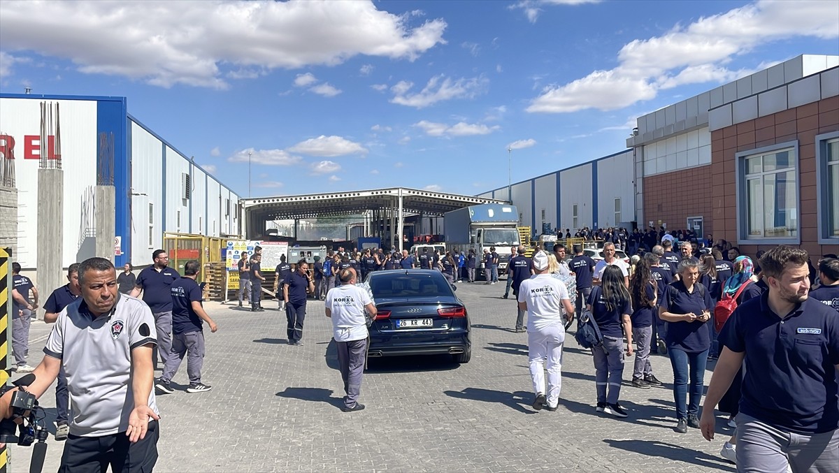 Eskişehir'in Odunpazarı ilçesinde soğutucu ve kurutucu ürünler imal edilen fabrikanın ambalaj...