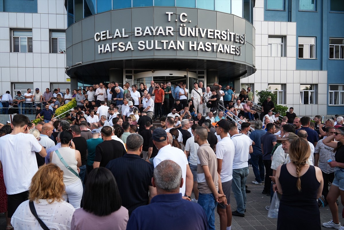 Evinde elektrik akımına kapılan ve kaldırıldığı hastanede hayatını kaybeden Manisa Büyükşehir...