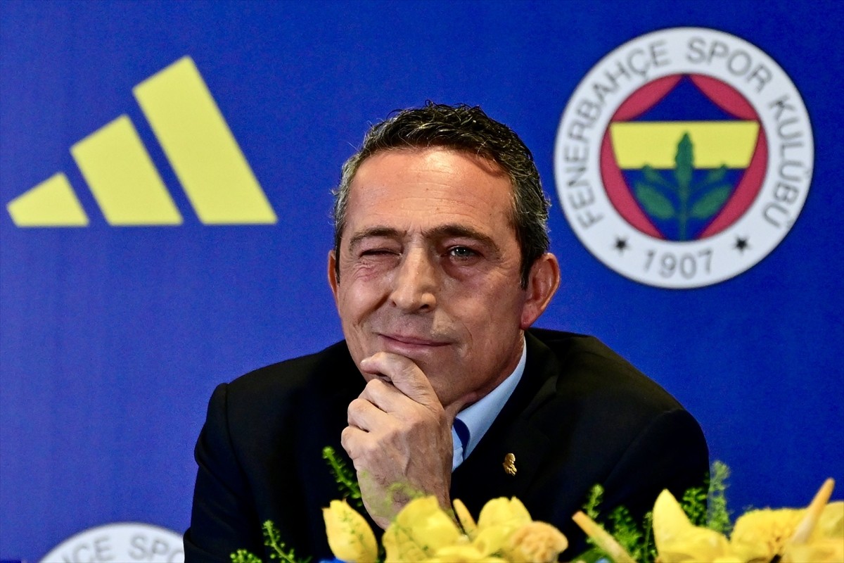 Fenerbahçe ile Adidas firması arasında forma sponsorluğu anlaşması gerçekleştirildi. Ülker...