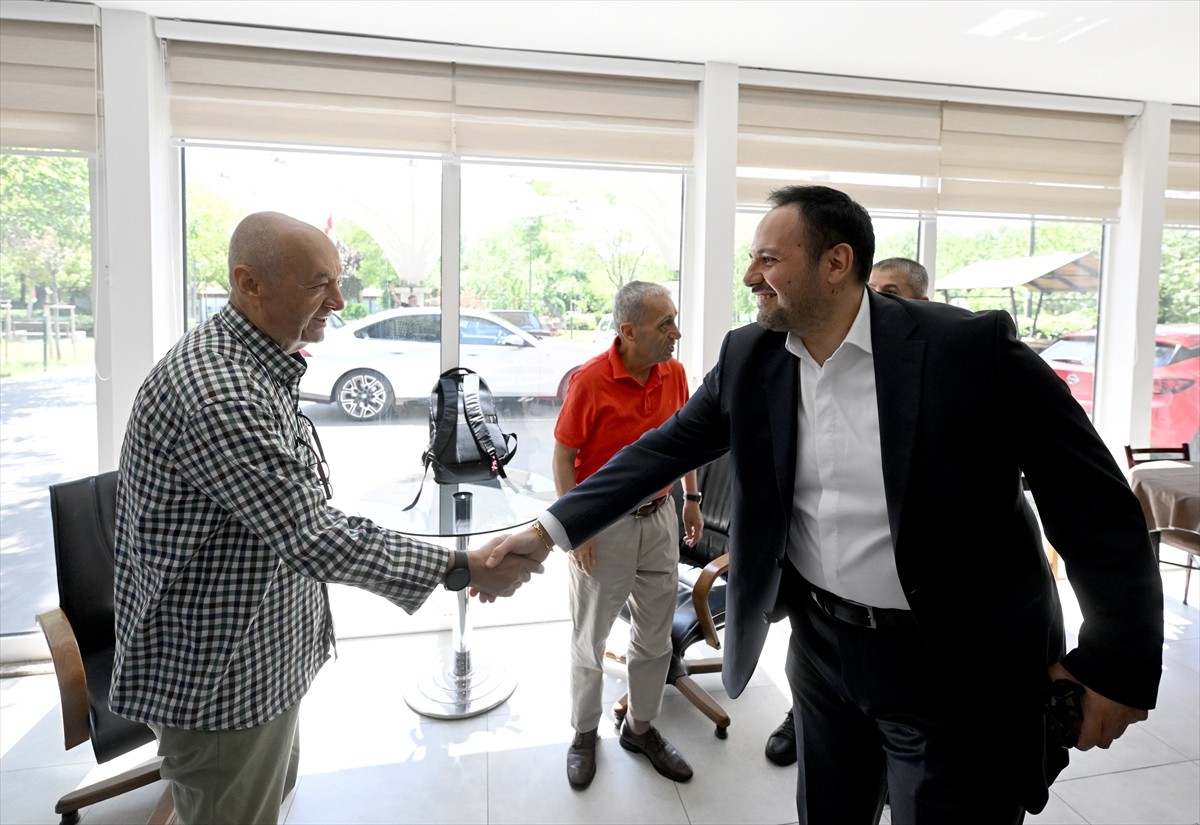 Gençlerbirliği Kulübü Yönetim Kurulu Üyesi Murat Karahan (fotoğrafta) ve  kulüp basın sözcüsü...
