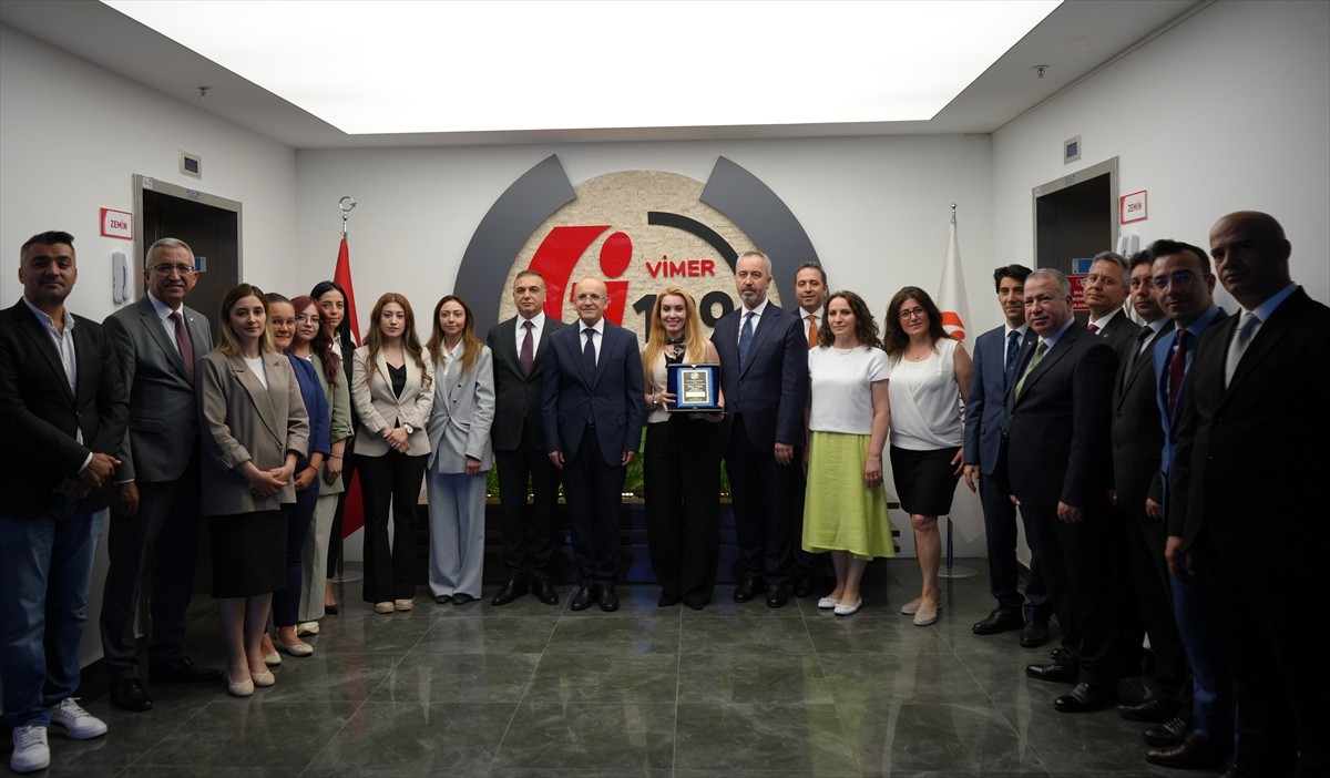 Hazine ve Maliye Bakanı Mehmet Şimşek, bu yıl 20'ncisi düzenlenen "Küresel En İyi Performans...