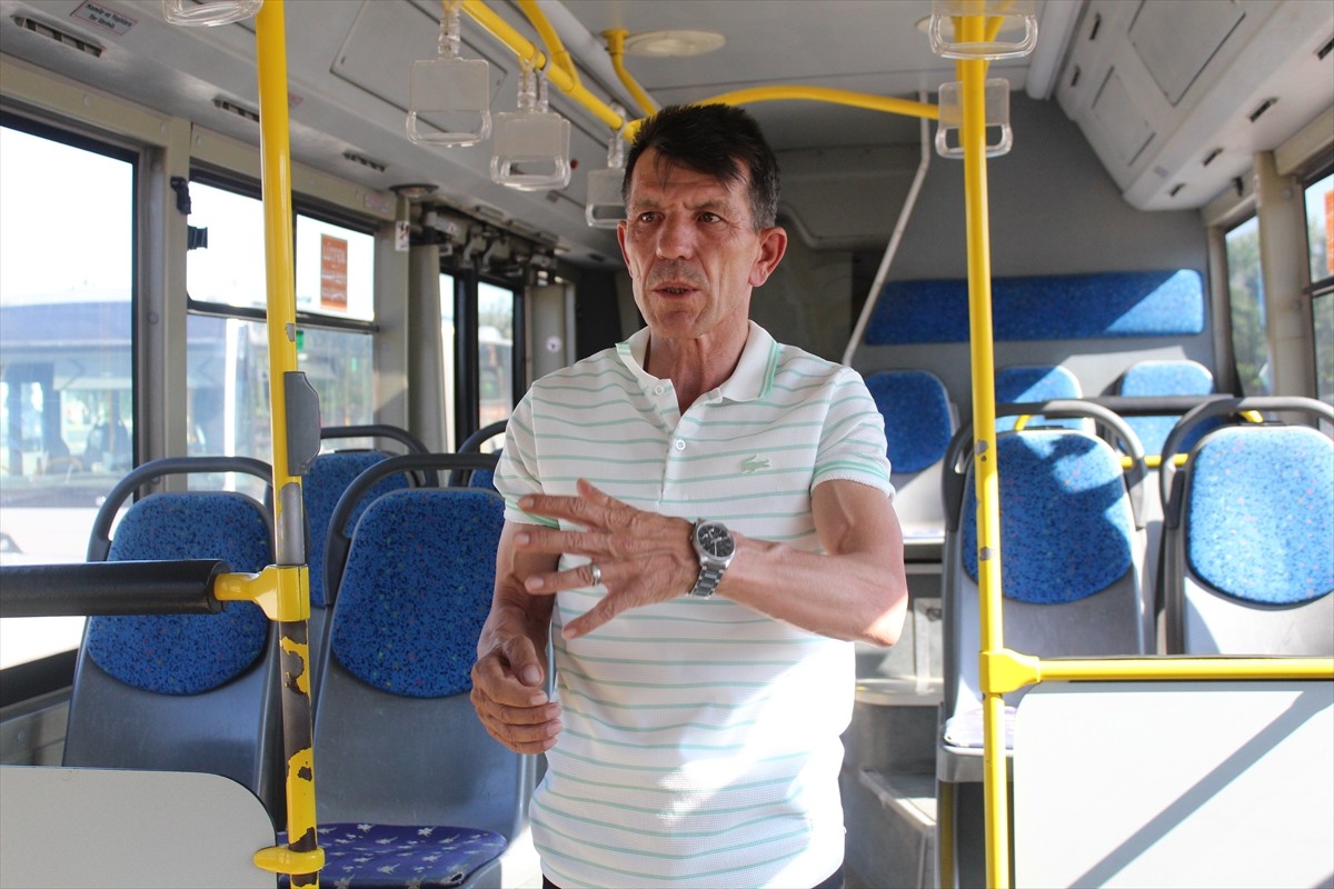  Isparta'da özel halk otobüsü şoförü Musa Bayındır, fenalaşan yolcuyu güzergahını değiştirerek...