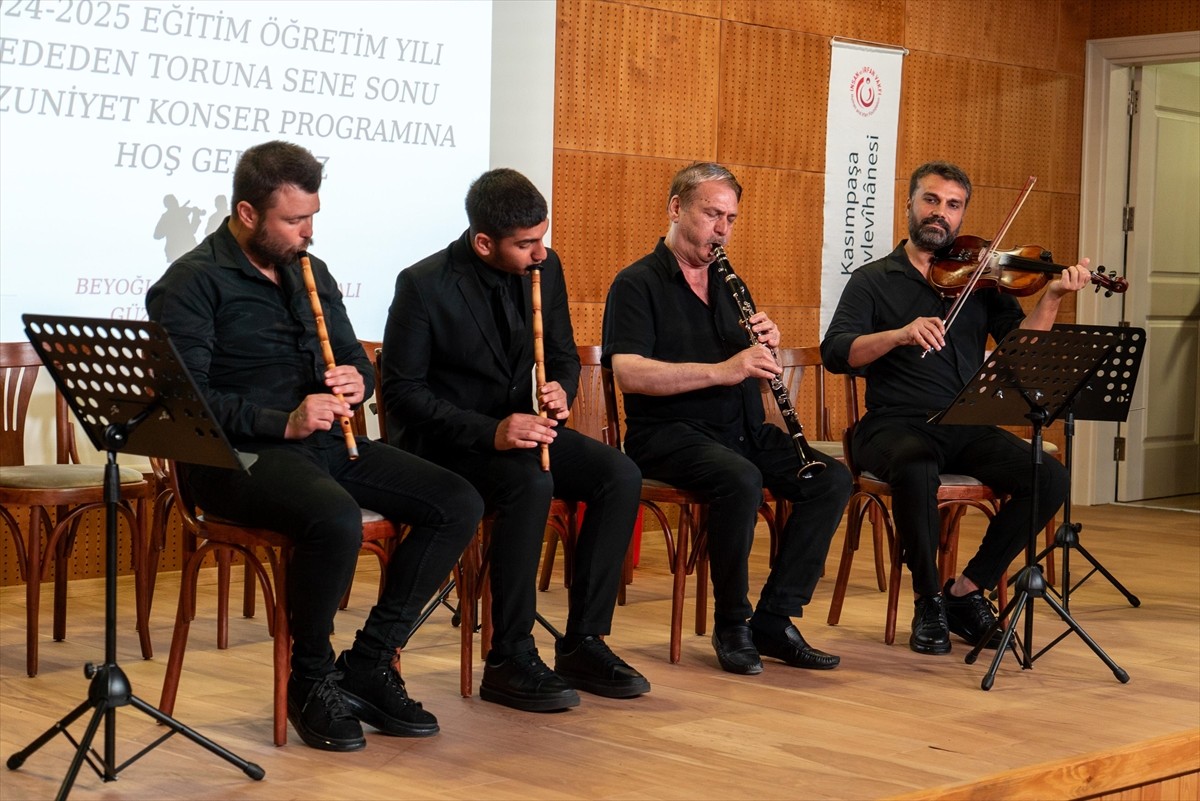 İstanbul'da 2021 yılında açılan Türk müziği okulu Beyoğlu Mustafa Kandıralı Güzel Sanatlar Lisesi...