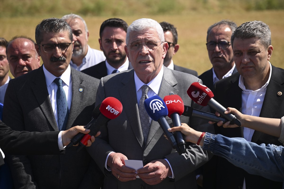 İYİ Parti Genel Başkanı Müsavat Dervişoğlu, yolsuzluk soruşturması kapsamında İstanbul Büyükşehir...