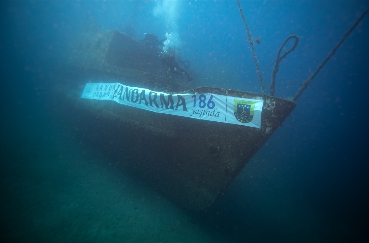 İzmir İl Jandarma Komutanlığı Sualtı Arama Kurtarma (SAK) timleri, jandarma teşkilatının 186'ncı...