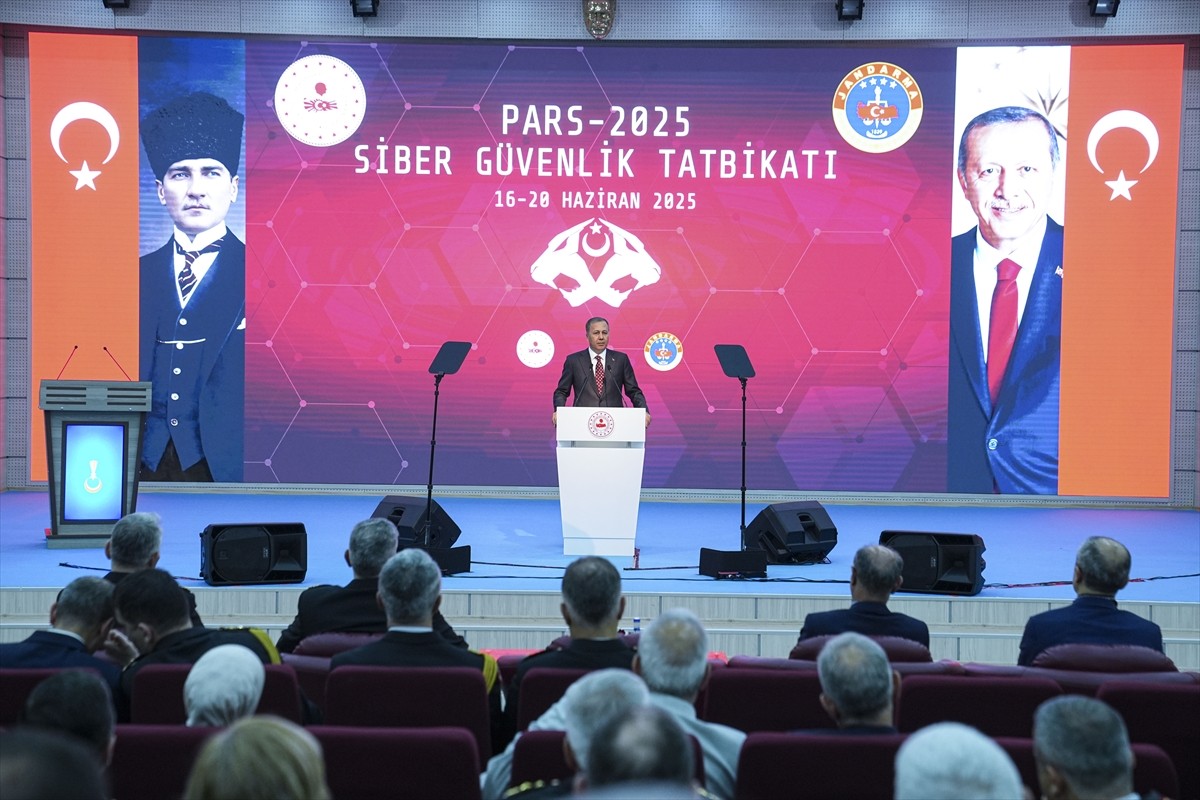 Jandarma Genel Komutanlığınca 16 Haziran'da başlatılan Pars-2025 Siber Güvenlik Tatbikatı'nın...
