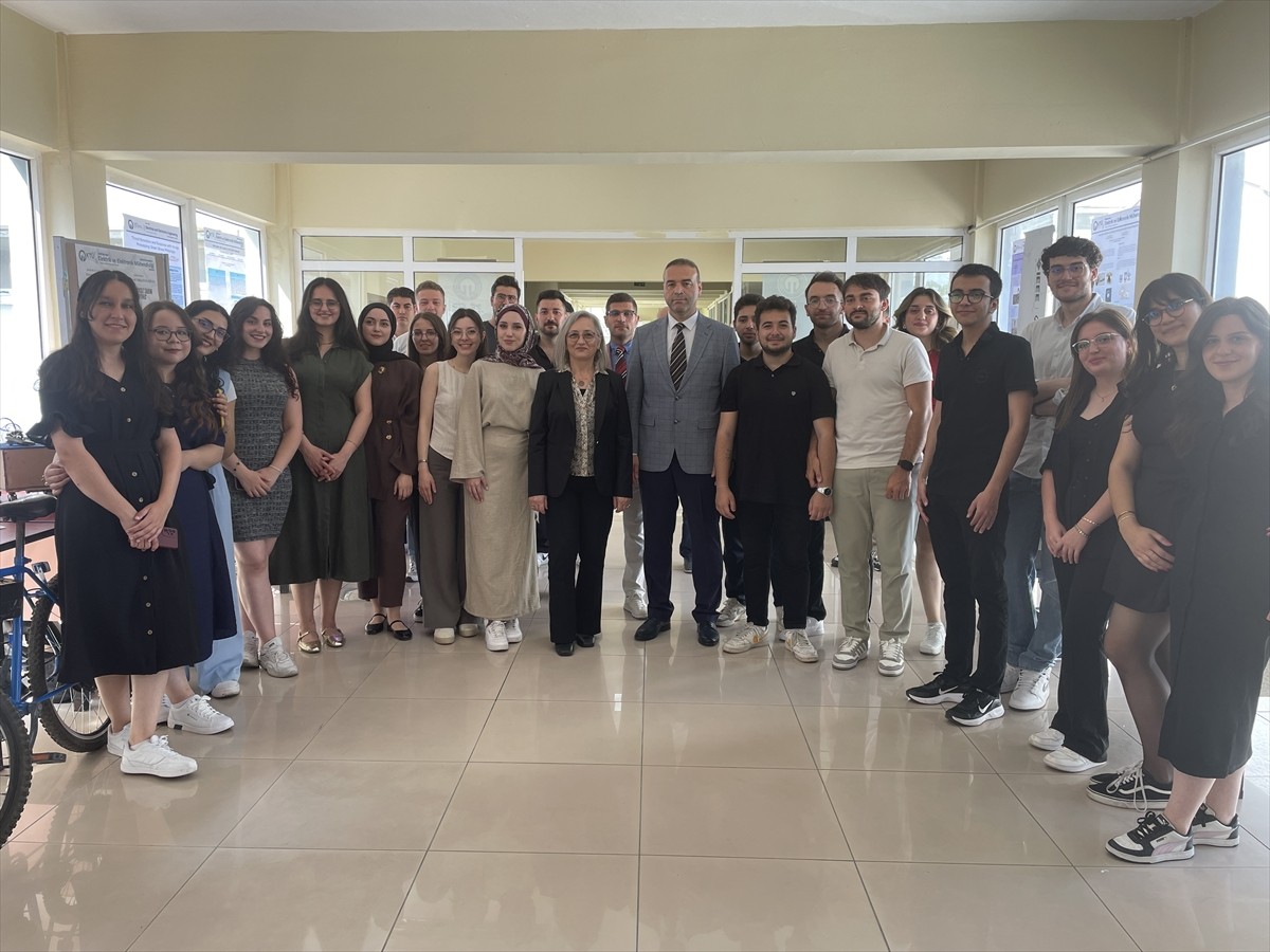 Karadeniz Teknik Üniversitesi (KTÜ) Mühendislik Fakültesi Elektrik-Elektronik Bölümü öğrencileri...