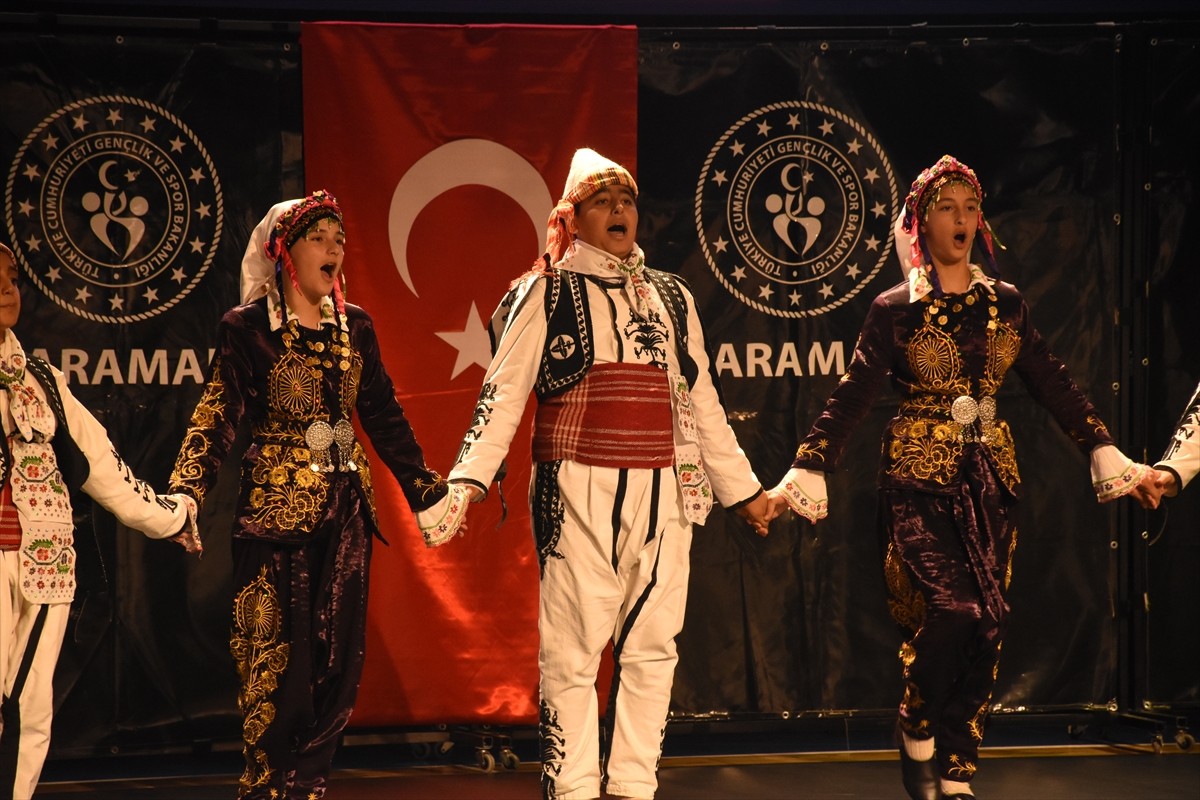 Karaman'da Halk Oyunları Yıldızlar Türkiye Şampiyonası gerçekleştirildi. Türkiye Halk Oyunları...