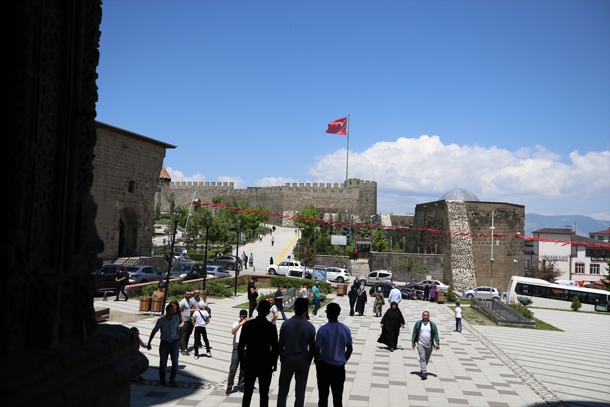 Kış turizmi ile öne çıkan Erzurum, tarihi yapıları, doğal güzellikleri, gastronomi kültürü ve...