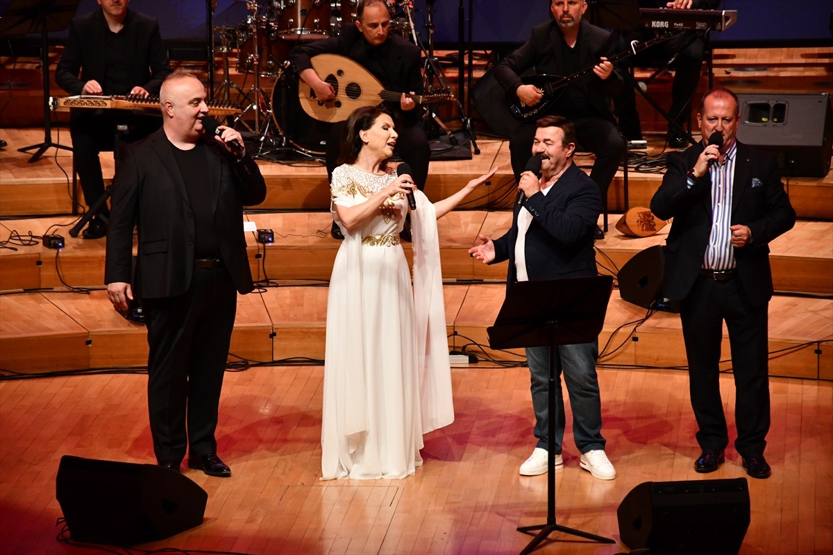 Kuzey Makedonya'nın başkenti Üsküp'te, "2. Uluslararası İnsan Hakları Ve Kültür Ödülleri" töreni...