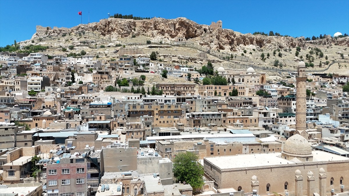 Mardin'de kentin mimari yapısının ortaya çıkarılması için yürütülen çalışmalar kapsamında tarihi...