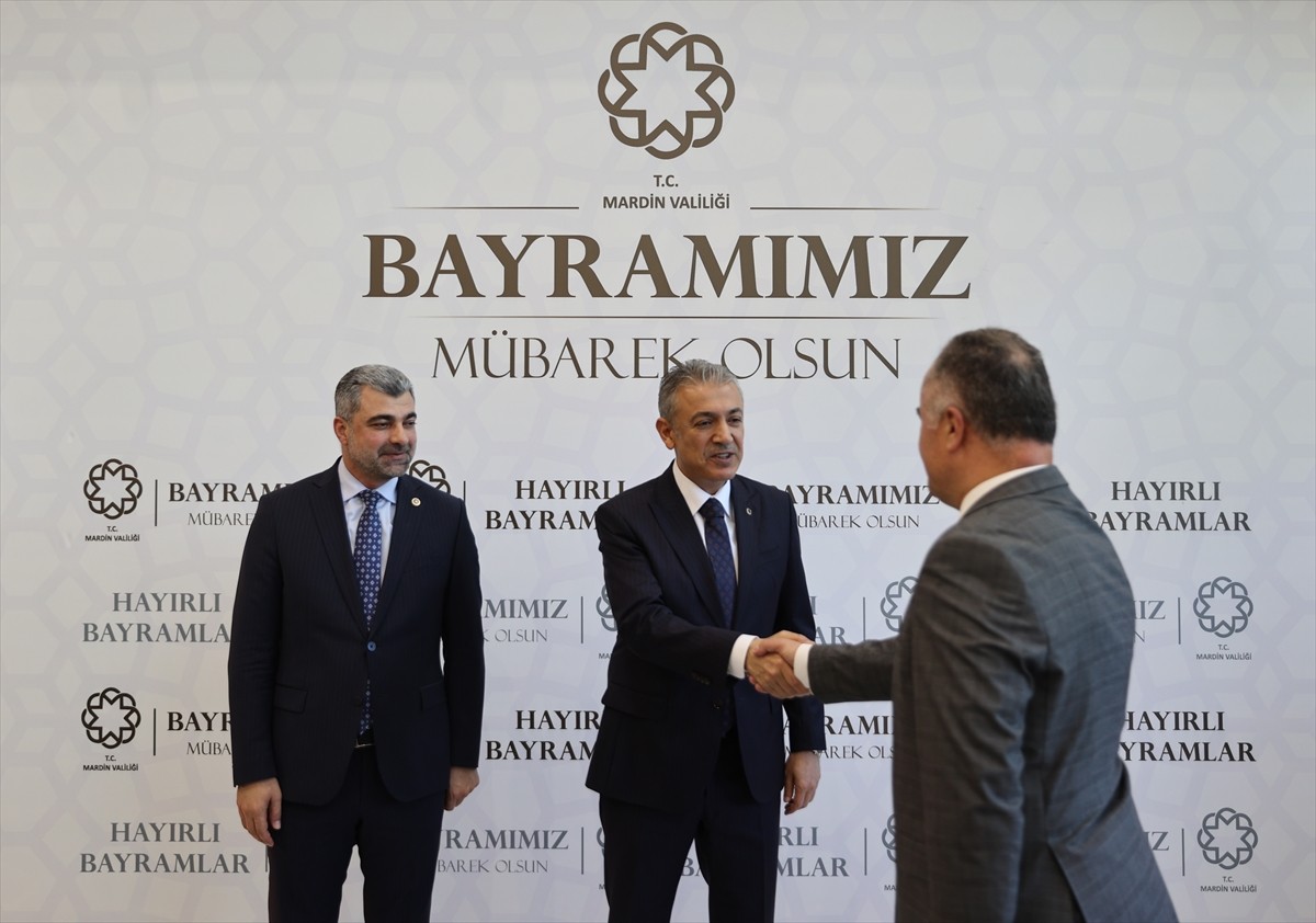 Mardin'de Kurban Bayramı dolayısıyla düzenlenen bayramlaşma programında, farklı dine mensup...