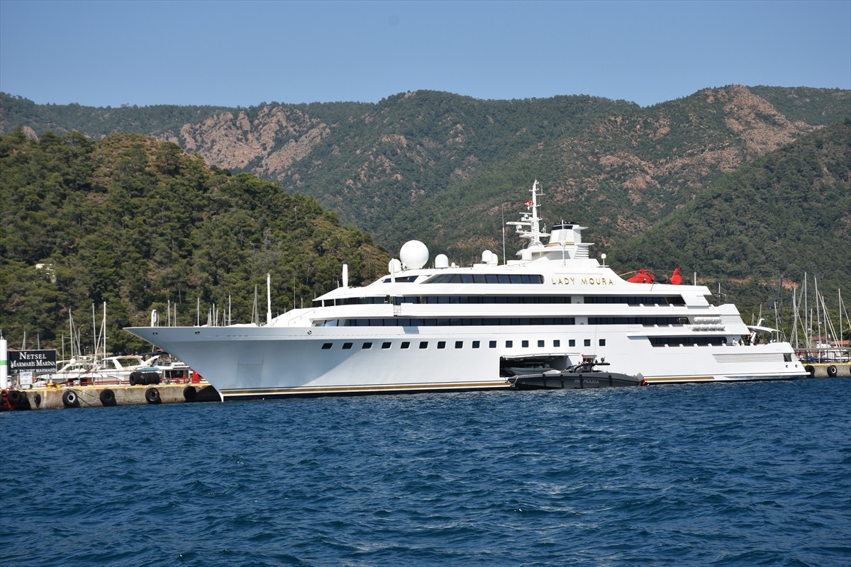 Meksikalı iş insanı Ricardo Salinas Pliego'ya ait olduğu belirtilen "Lady Moura" adlı lüks yat...