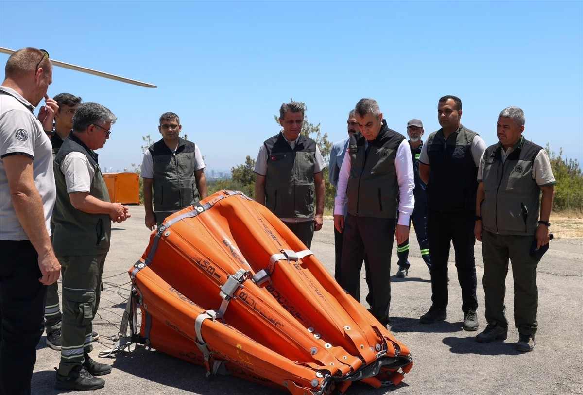 Mersin'de olası orman yangınlarıyla mücadelede 5 helikopter ve 408 araç görev yapacak. Mersin...