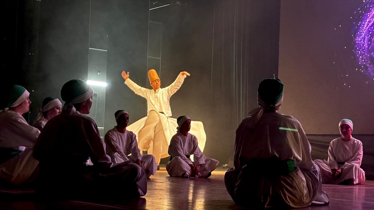 Milli Eğitim Bakanlığı (MEB) bünyesindeki öğretmenlerden oluşan Ankara Maarif Orkestrası ve Halk...