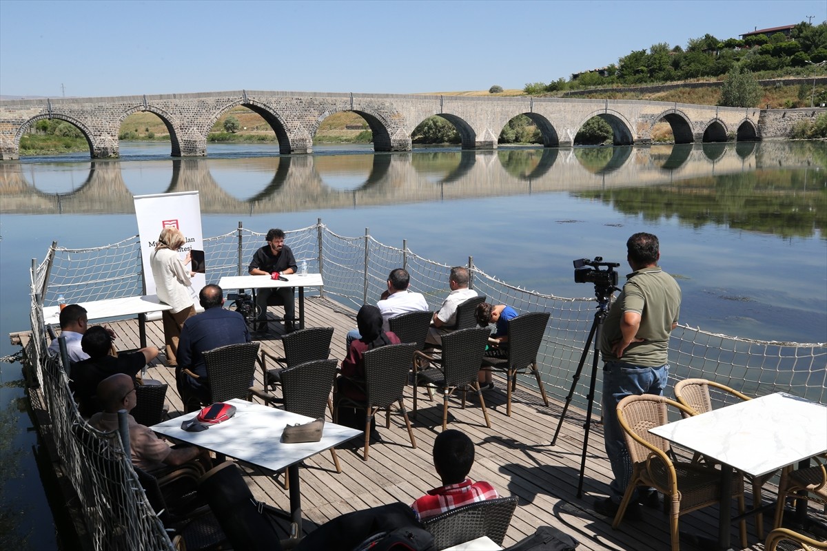 Muş Alparslan Üniversitesi Bilim İletişimi Ofisi tarafından Yükseköğretim Kurulu Başkanlığı (YÖK)...