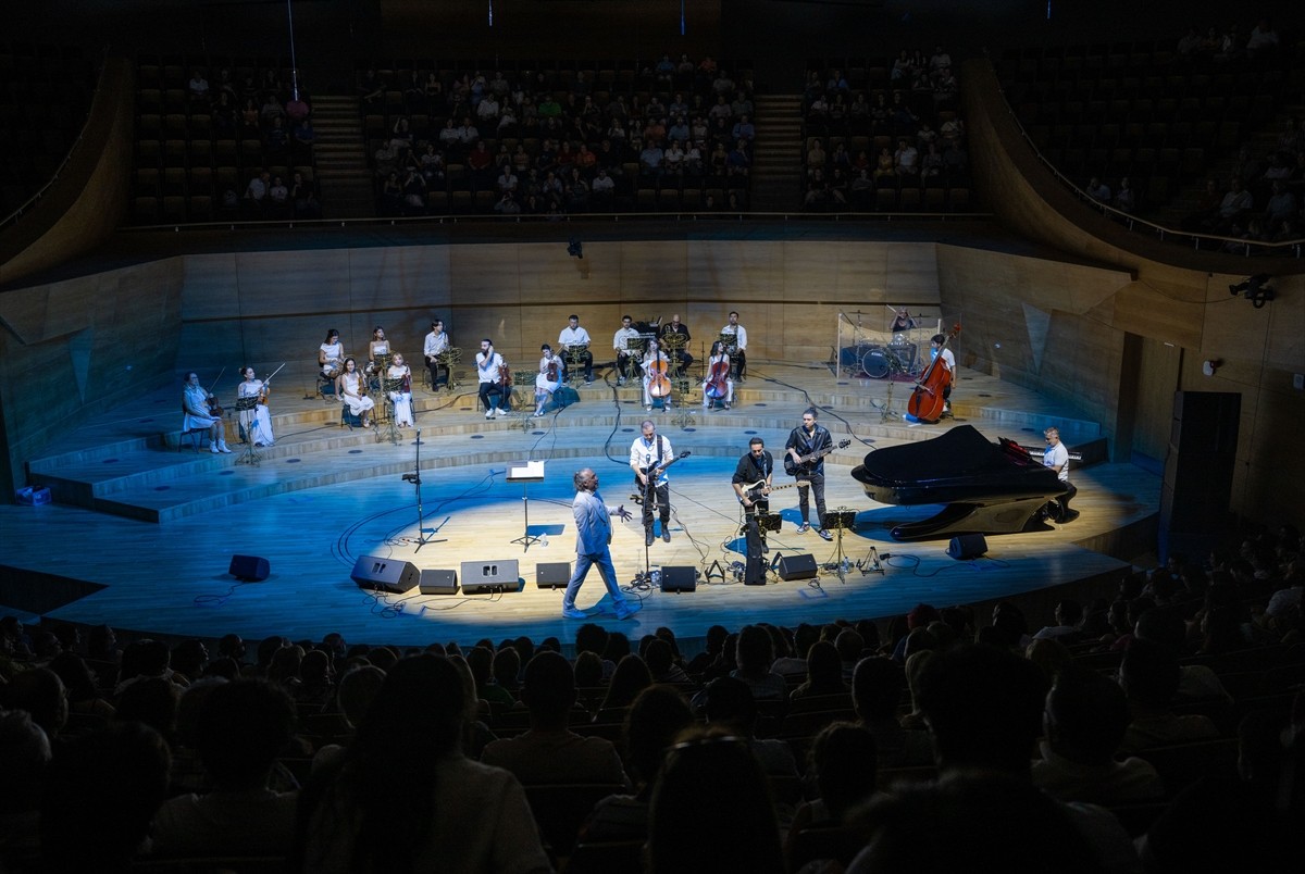 Musa Göçmen Senfoni Orkestrası, "Yaza Merhaba" konserinde sanatseverlerle buluştu....