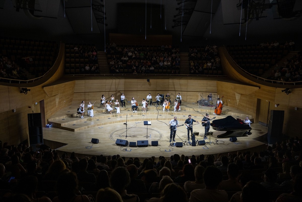 Musa Göçmen Senfoni Orkestrası, "Yaza Merhaba" konserinde sanatseverlerle buluştu....