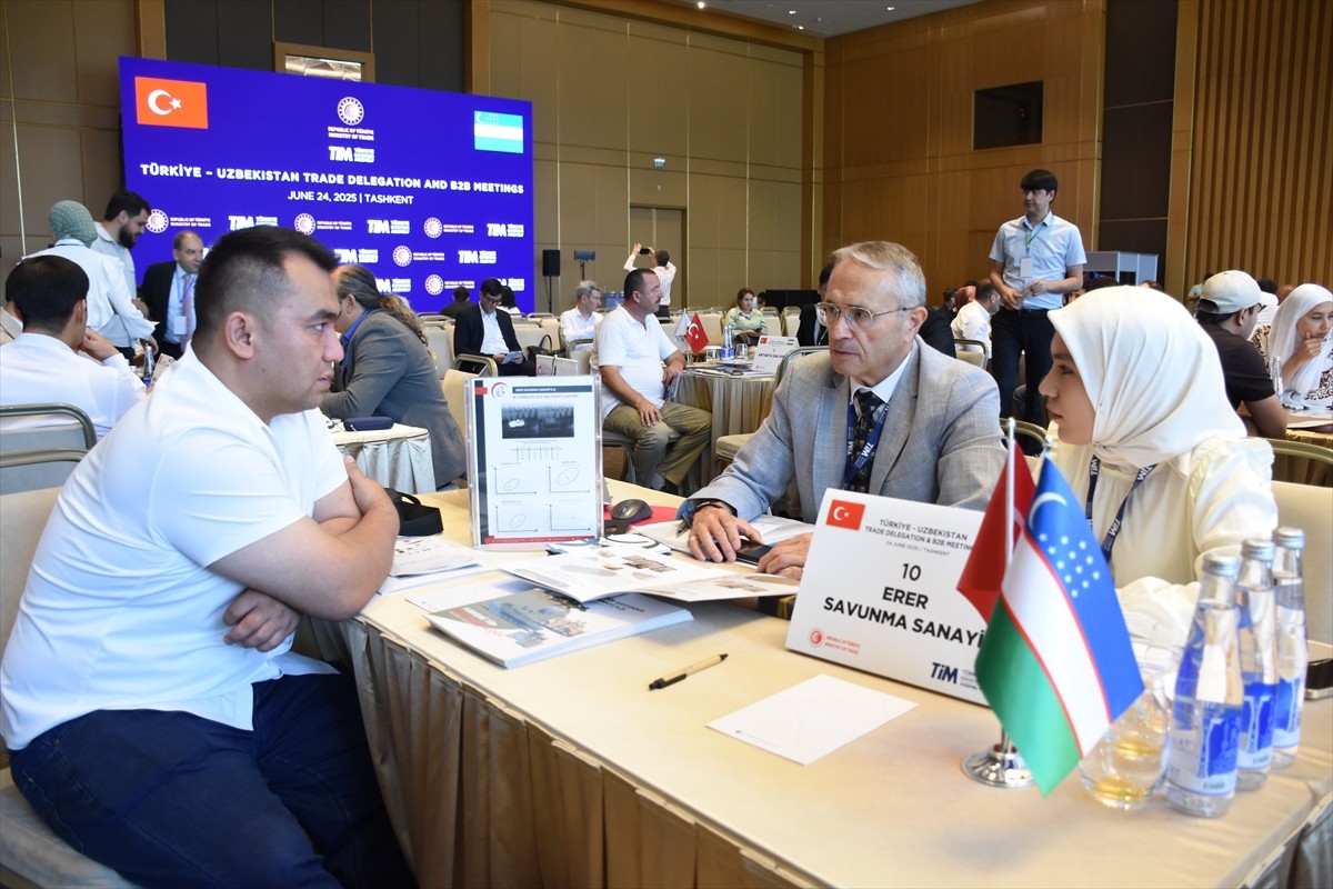 Özbekistan'ın başkenti Taşkent'te Türkiye İhracatçılar Meclisi (TİM) üyelerinin katılımıyla...