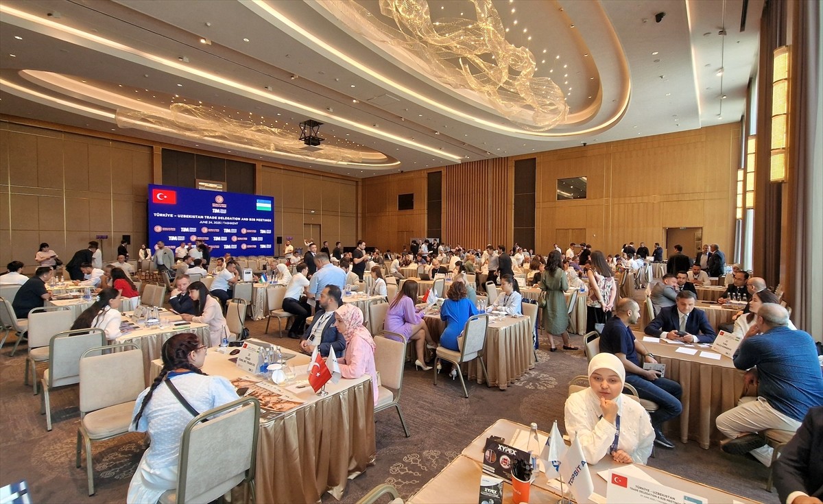 Özbekistan'ın başkenti Taşkent'te Türkiye İhracatçılar Meclisi (TİM) üyelerinin katılımıyla...