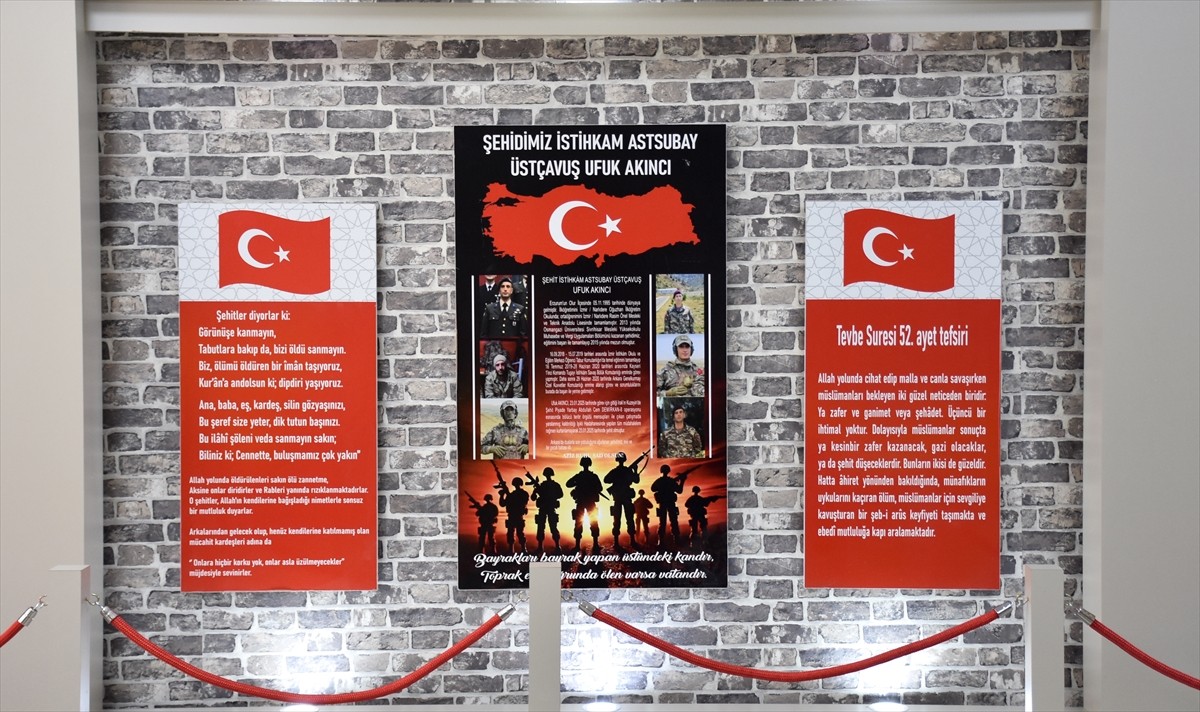 Pençe-Kaplan Operasyonu bölgesinde yaralanan ve tedavi gördüğü hastanede şehit olan Astsubay...