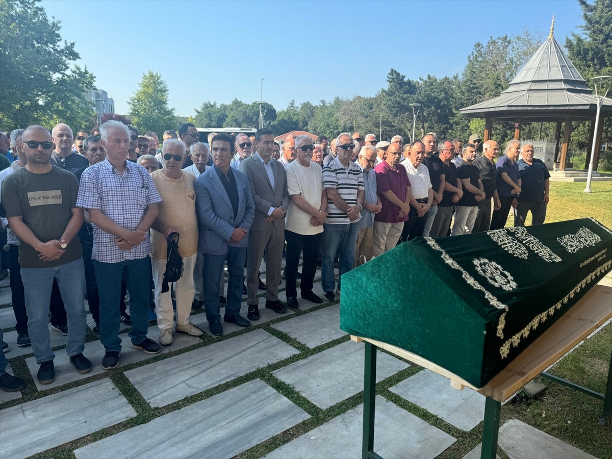 "Karpuz Kestim Yiyen Yok", "Değmen Benim Gamlı Yaslı Gönlüme" ve "Bir Çift Turna Gördüm"ün...