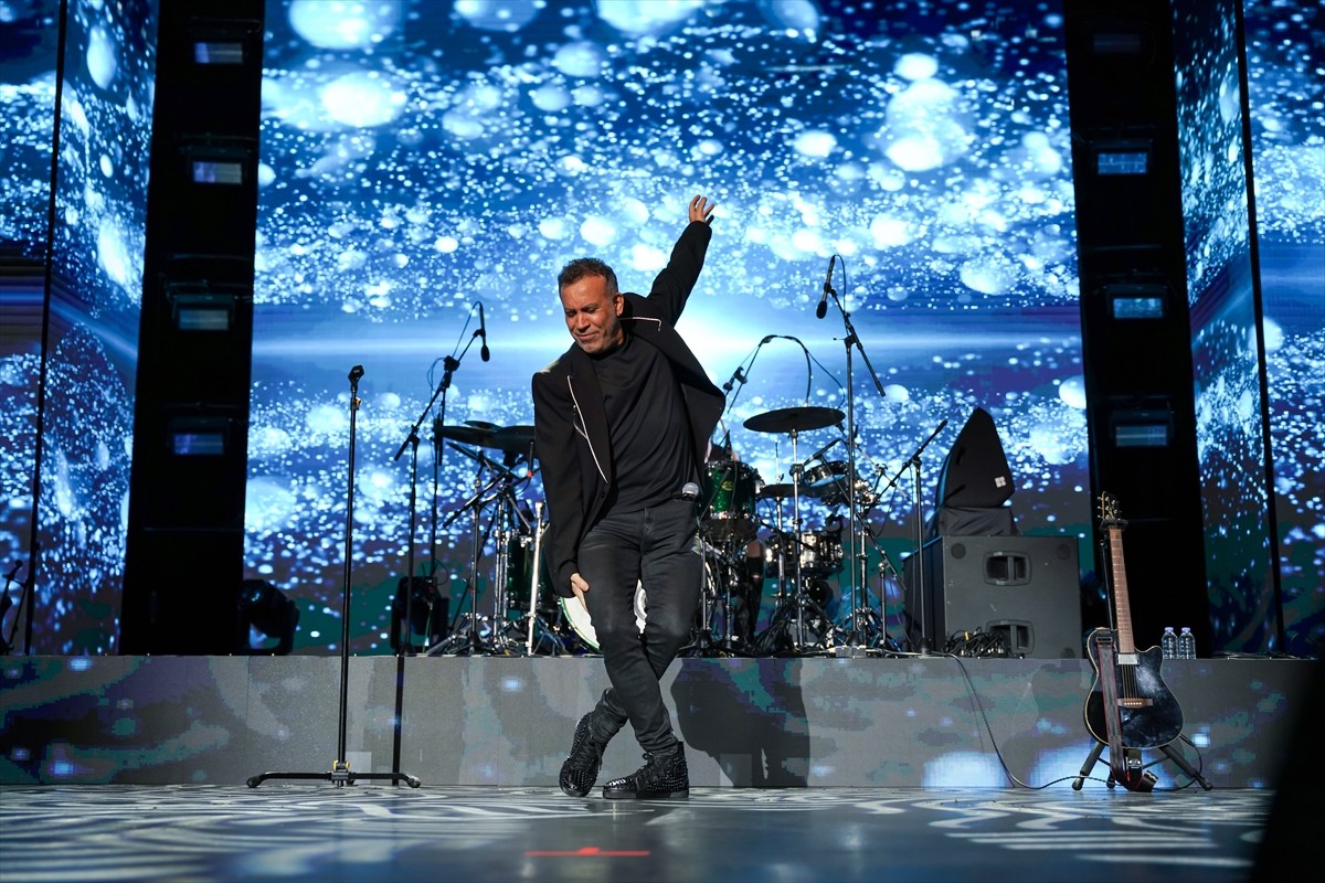 Rock şarkıcısı, hayırsever ve Ahbap Derneğinin kurucusu Haluk Levent, sanat hayatının 30. yılını...