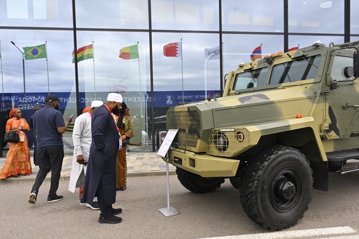 Rusya'nın "Davos'u" olarak bilinen St. Petersburg Uluslararası Ekonomi Forumu'nun (SPIEF)...