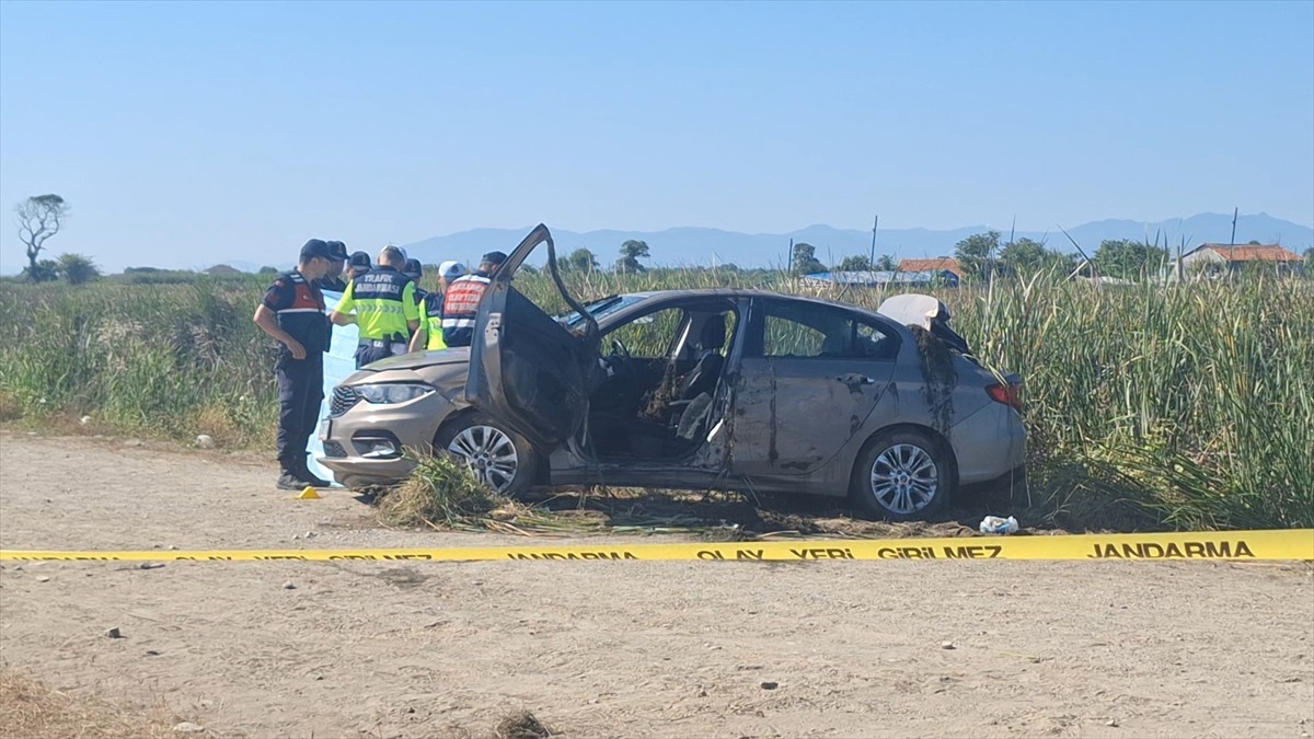 Samsun'un Bafra ilçesinde sulama kanalına devrilen otomobilin sürücüsü yaşamını yitirdi.