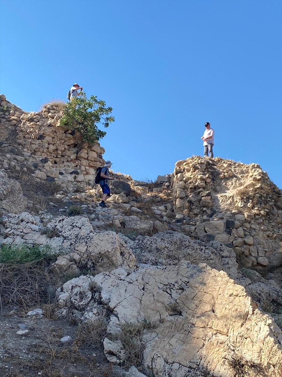 Şırnak Valiliği onayı ile 10'u arkeolog, 2'si ilahiyatçı 12 kişilik heyet, Şırnak'ta Nuh...