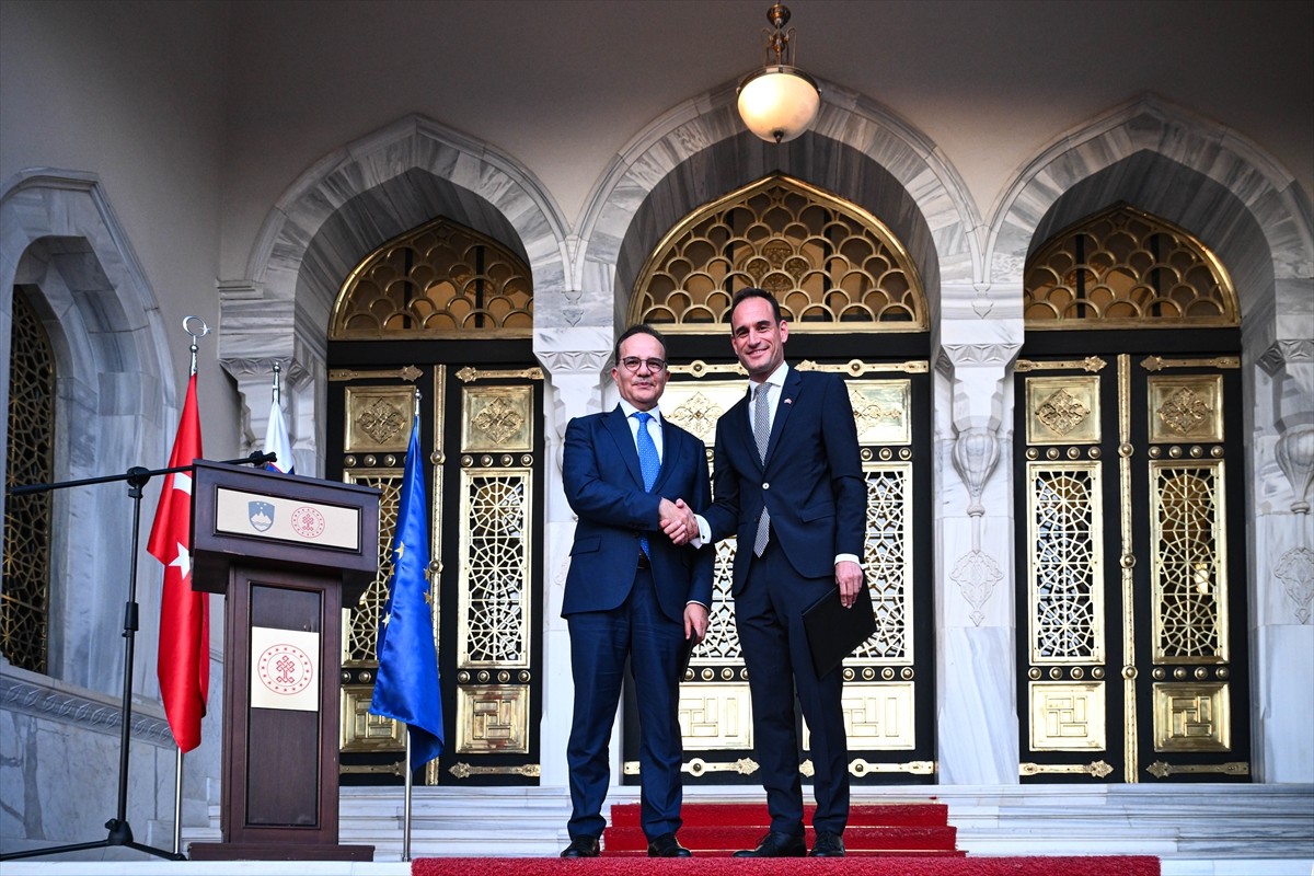 Slovenya'nın Ankara Büyükelçiliğince, ülkenin "Devlet Günü" vesilesiyle başkentteki Resim ve...