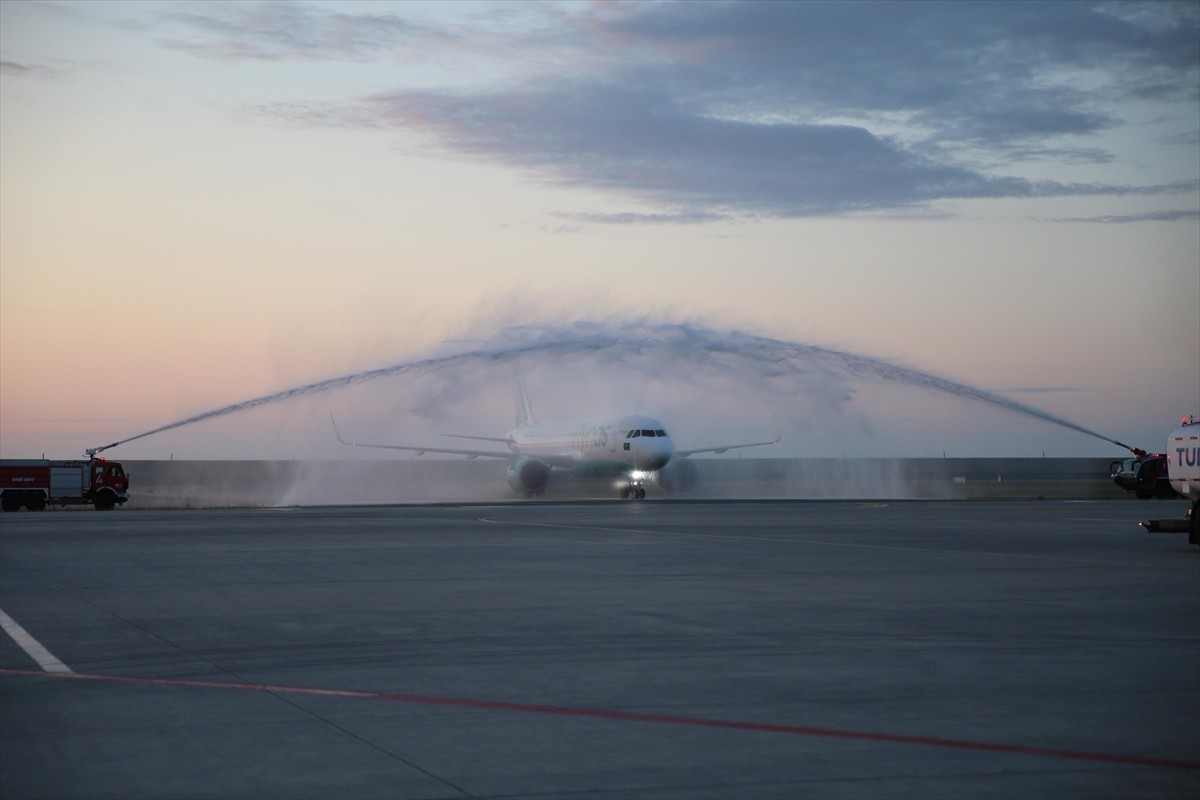 Suudi Arabistan'ın başkenti Riyad'dan Rize'ye ilk direkt uçuş, Flynas özel hava yolu şirketince...