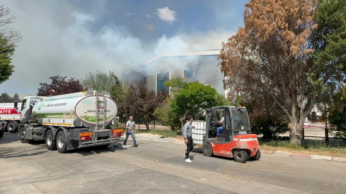 Tekirdağ'ın Ergene ilçesinde Avrupa Serbest Bölgesi'ndeki kimyasal üretim yapan bir fabrikada...